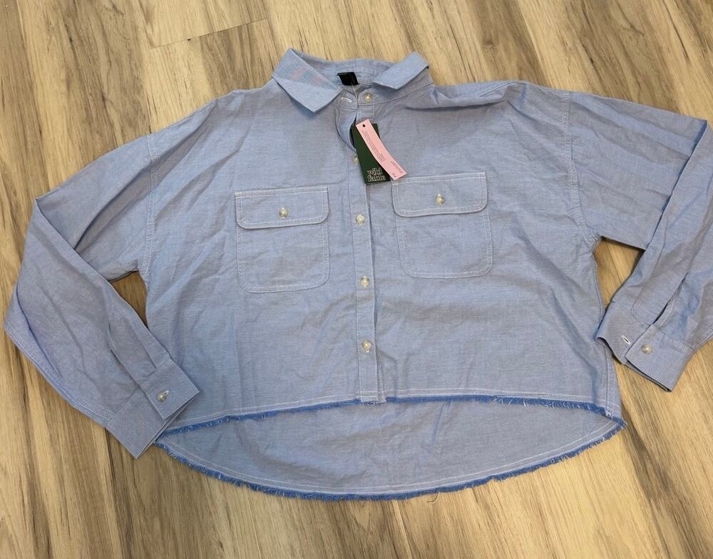 NWT Wild Fable Oversized Cropped Light Blue Button-Up Shirt Size Med 100% Cotton